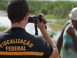 Fiscais federais agropecuários brasileiros suspendem greve