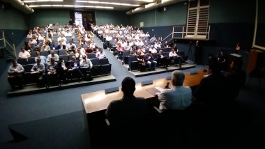 Representantes de transportadoras e de cooperativas de transporte participam do segundo dia de reuniões temáticas a respeito do Piso Mínimo  de Fretes