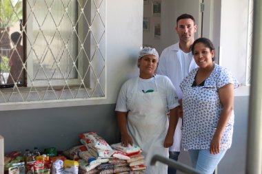 Seminário Internacional em Logística arrecada 50kg de alimentos para doação